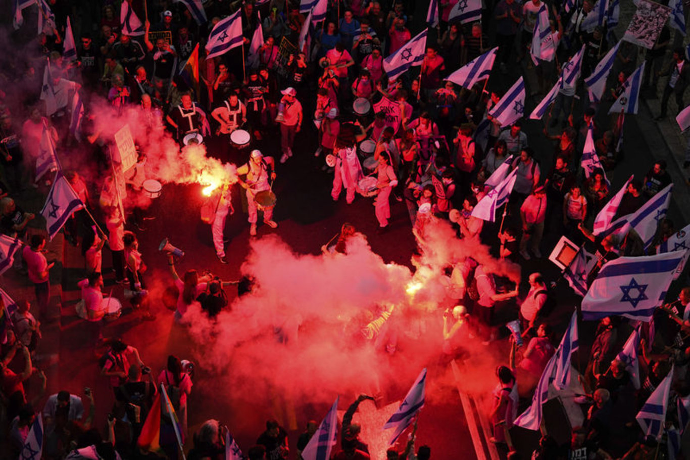 İsrailliler protestoların 25. haftasında yine meydanlarda