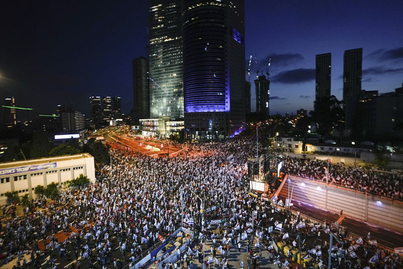 İsrailliler protestoların 25. haftasında yine meydanlarda