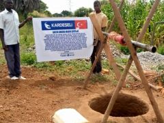 Kardeş Eli Derneği Bartın Amasra’ da hayatını kaybeden maden şehitlerini anısına su kuyusu açtı