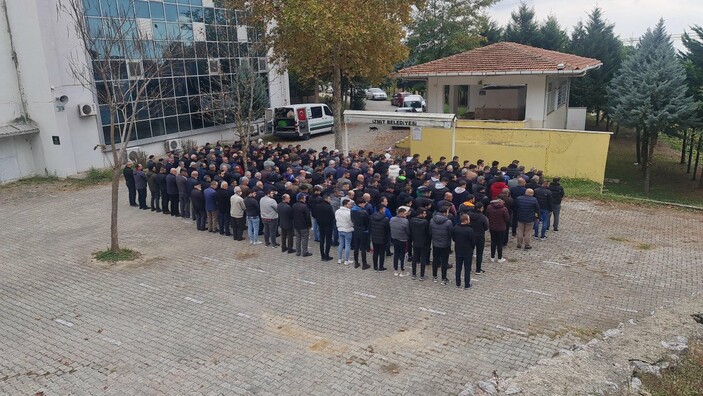 Kocaeli’de babasının öldürdüğü genç, toprağa verildi