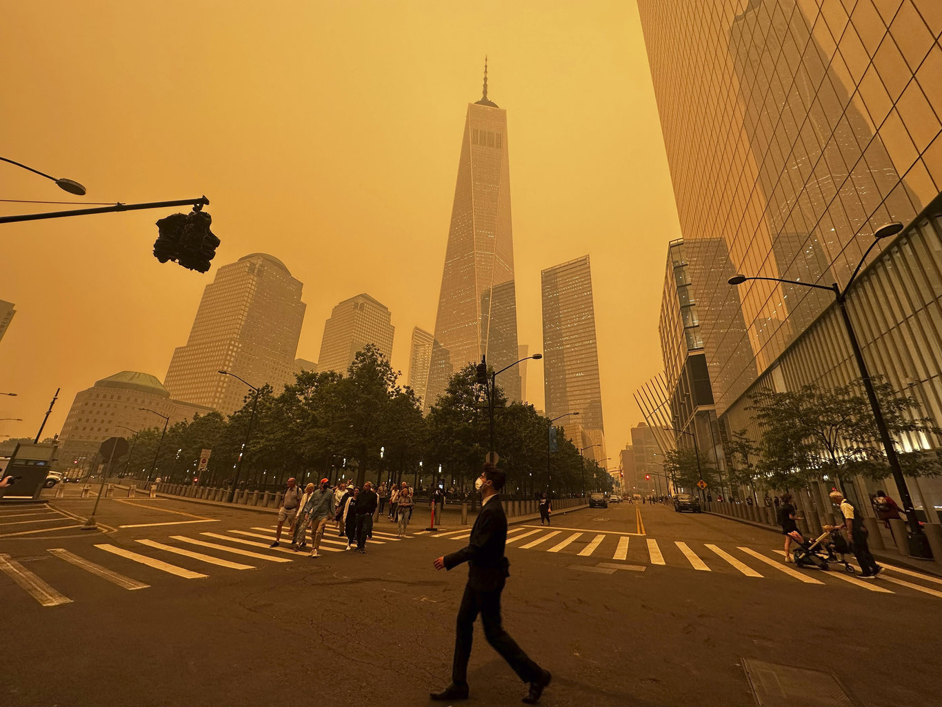 New York duman altında kaldı: Uçak seferleri ertelendi!