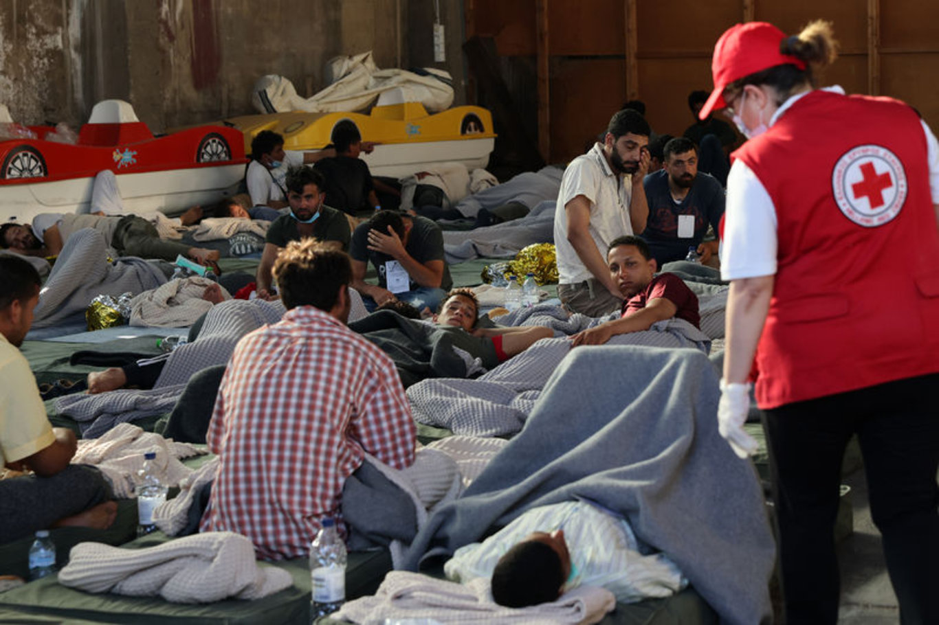 Yunanistan'da yılın en ölümcül göçmen faciası: Çok sayıda kişi hayatını kaybetti!