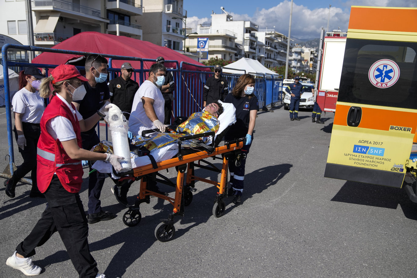 Yunanistan'da yılın en ölümcül göçmen faciası: 9 kişi gözaltına alındı, teknede 100 çocuk mu vardı?