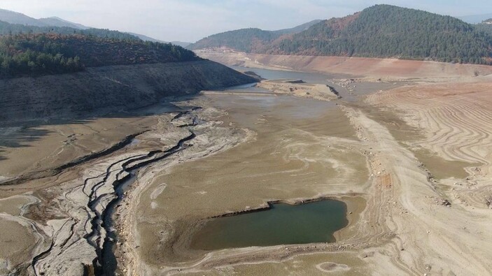 Bursa'nın içme suyunu karşılayan baraj kuraklık noktasında