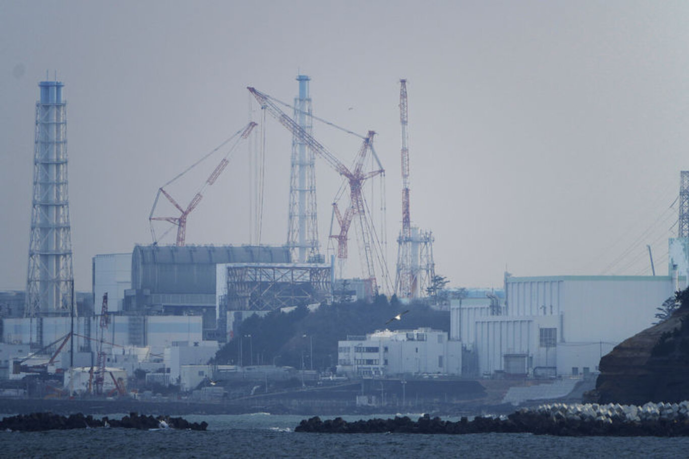 Japonya'nın tartışma yaratan radyoaktif atık su tahliyesi