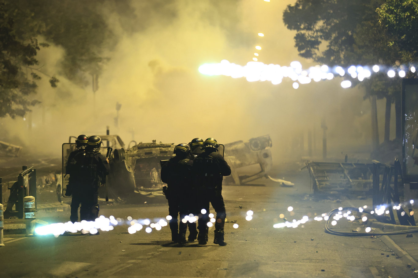 Fransa protestolarında son durum: Fransa'da sular duruldu mu? Protestolar 6. gecesinde devam etti