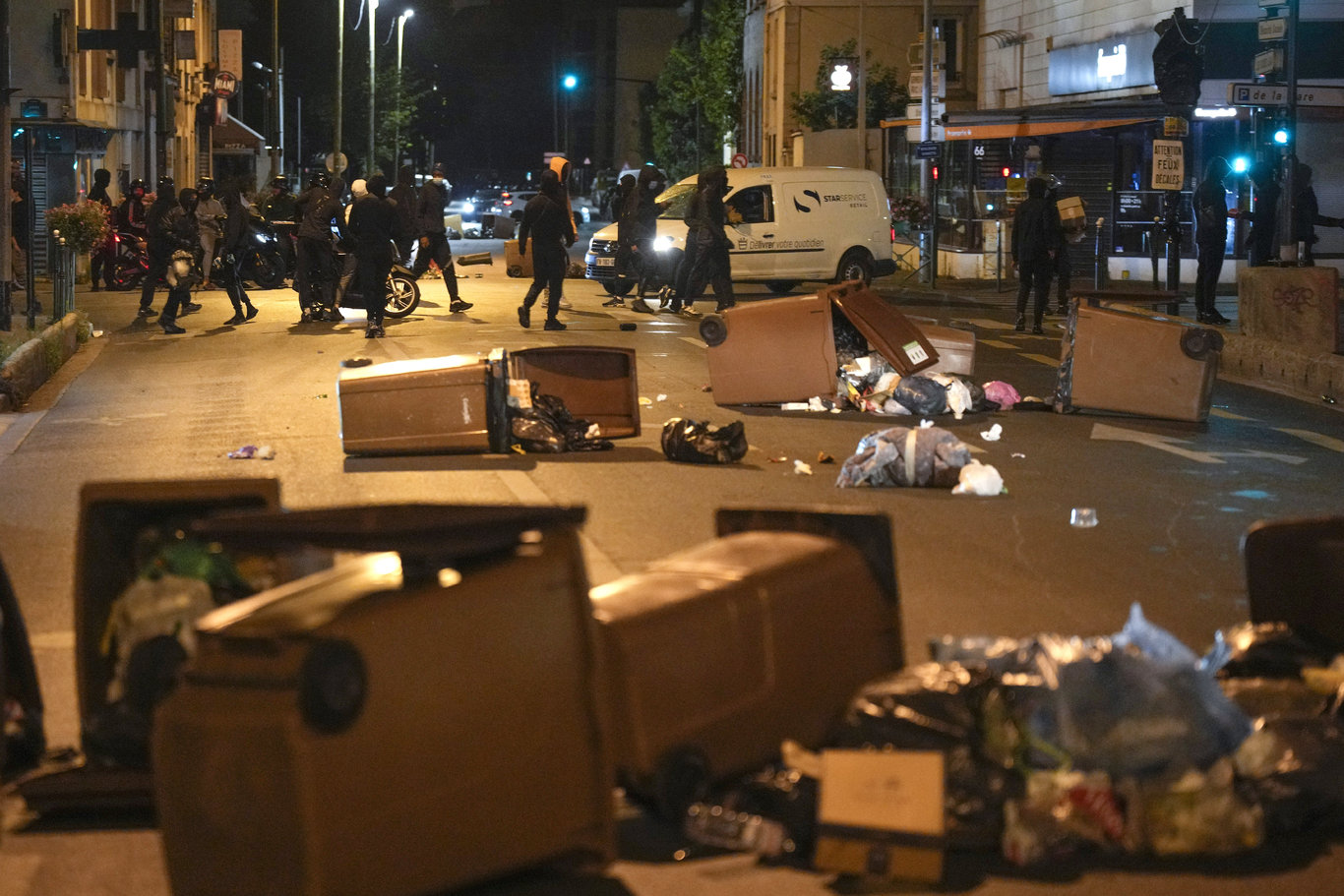 Fransa protestolarında son durum: Fransa'da sular duruldu mu? Protestolar 6. gecesinde devam etti