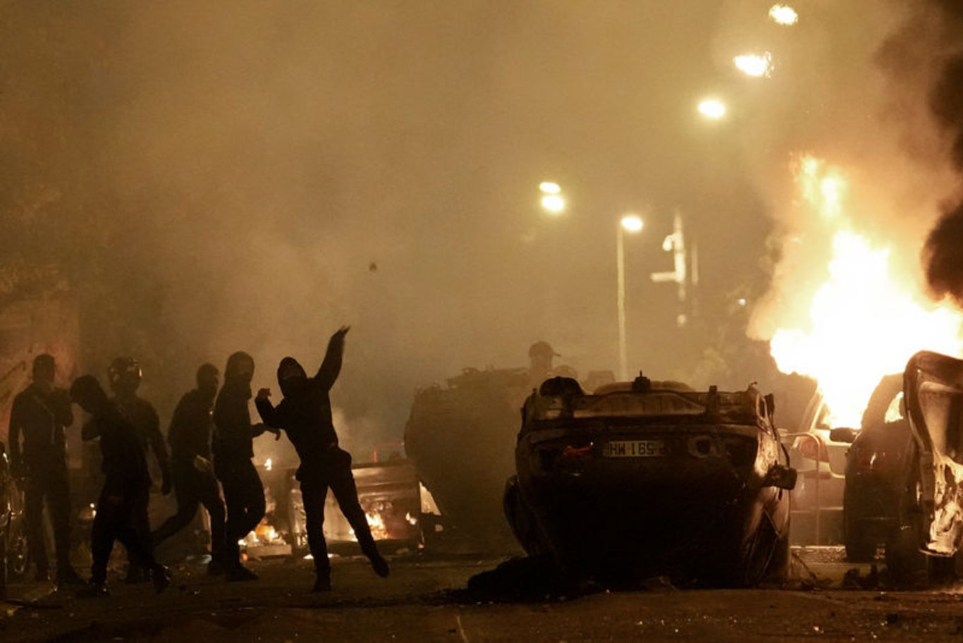 Fransa protestolarında son durum: Fransa'da sular duruldu mu? Protestolar 6. gecesinde devam etti