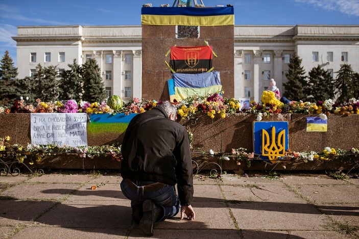 Rus askerlerinin geri çekildiği Herson'daki kutlamalara Zelensky de katıldı