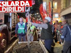 Taksim’de beton saksılar da kaldırılıyor