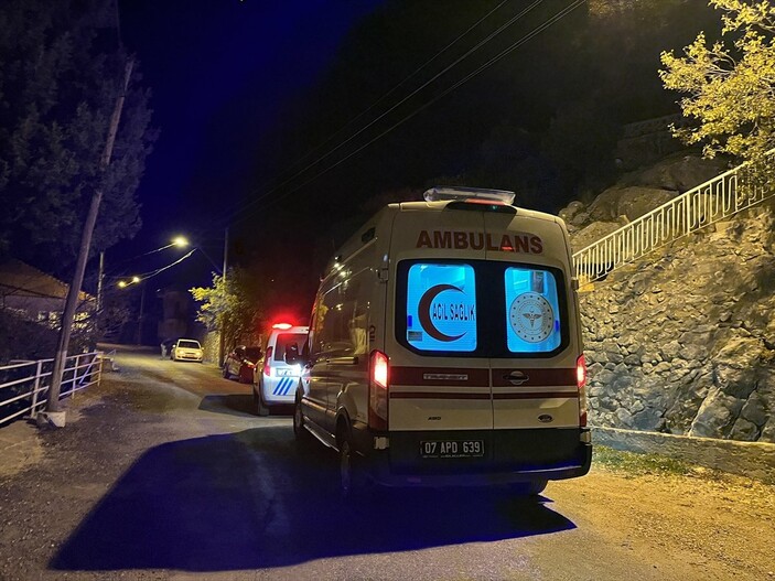 Antalya’da tartıştığı babasını silahla öldürdü