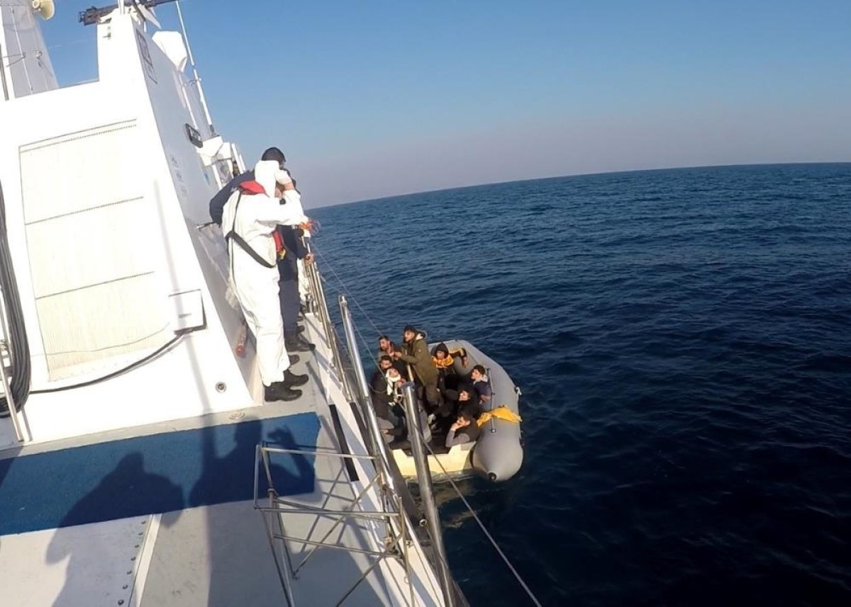 İzmir’de 18 göçmen kurtarıldı #2