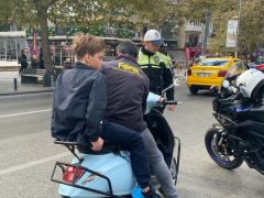 Kadıköy’de scooter denetiminde sürücülere ceza yağdı