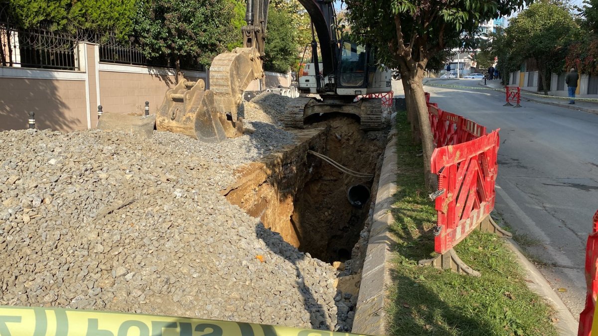 Pendik te İSKİ kazı çalışması sırasında insan kemikleri bulundu #1