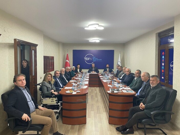 Türk Dünyası Parlamenterler Vakfı milletvekilleri ile görüştü