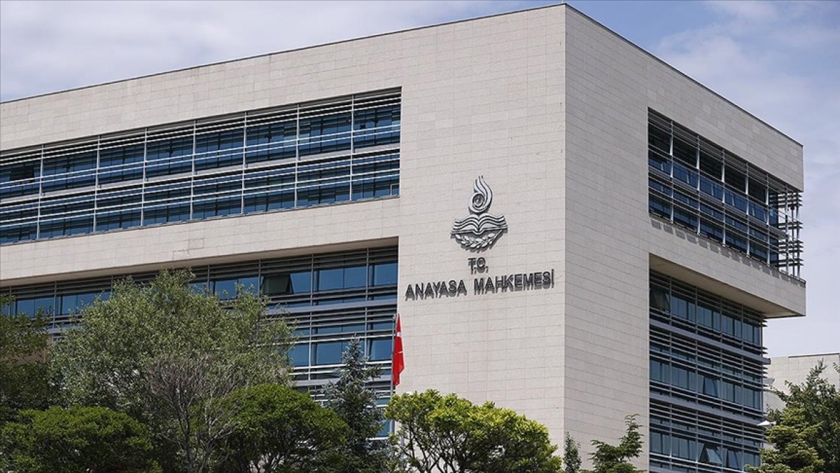 AYM çalışanın yazışmaları sebebiyle işten çıkarılmasını hak ihlali saydı #1