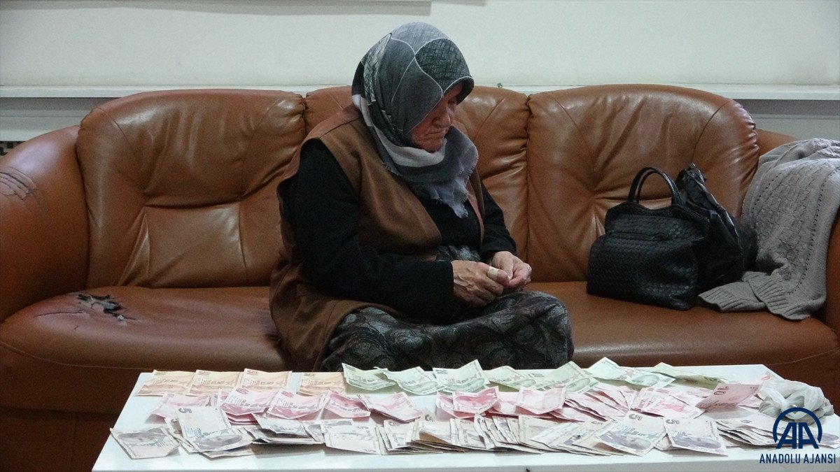 Çorum da yakalanan dilencinin üzerinden 913 lira çıktı #4