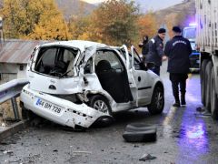 Elazığ’da tır ve otomobil çarpıştı: 2 yaralı