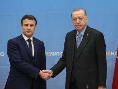 Emmanuel Macron: Erdoğan, barış görüşmelerinde etkin rol oynuyor