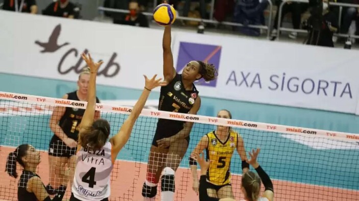 FİLEDE DERBİ: Eczacıbaşı-Vakıfbank voleybol maçı ne zaman, saat kaçta?