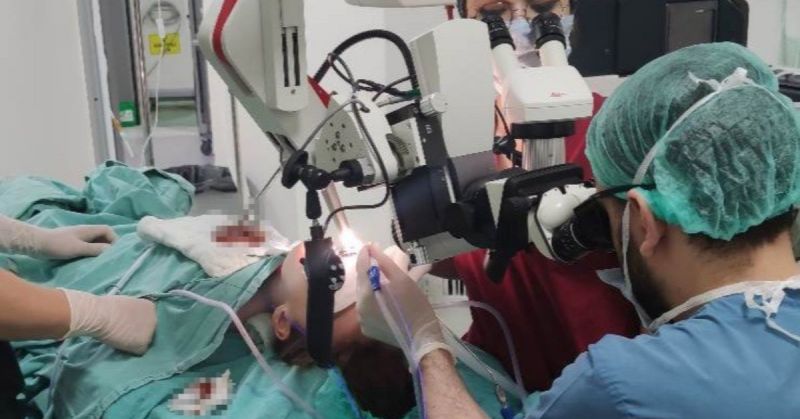 Mersin’de 8 yaşındaki çocuk ameliyatla konuşmaya başladı