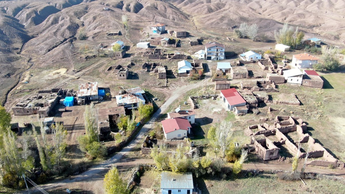 Sivas ta 20 yaşında köy yönetiyor #1