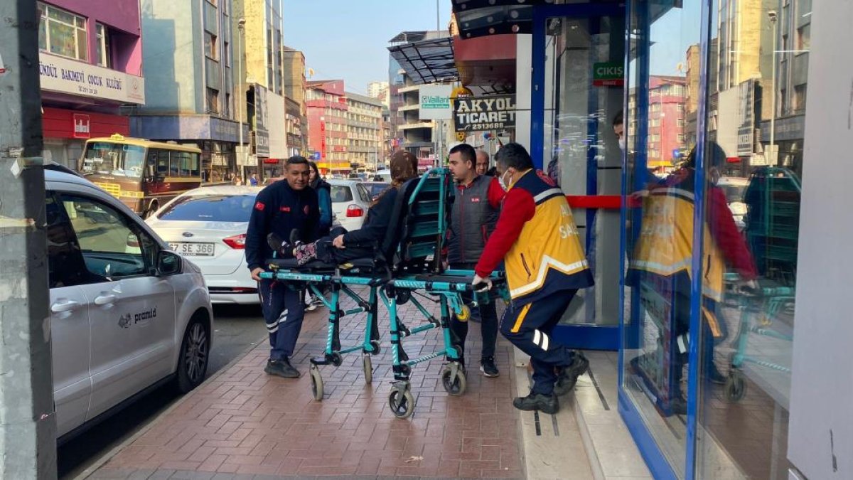 Zonguldak ta otomobilin çarptığı kadın markete girip alışveriş yaptı #1