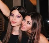Defne Samyeli’nin kızı Derin’in fileli çoraplı paylaşımı olay oldu! “İlaç gibisin”
