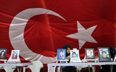 Evlat nöbetindeki ailelerin direnişi sürüyor
