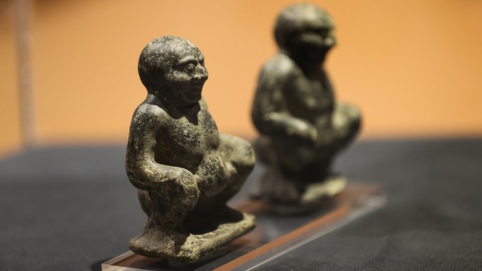 Ölülerin kayıkçısının 2 bin 400 yıllık heykelciği ilk kez sergileniyor
